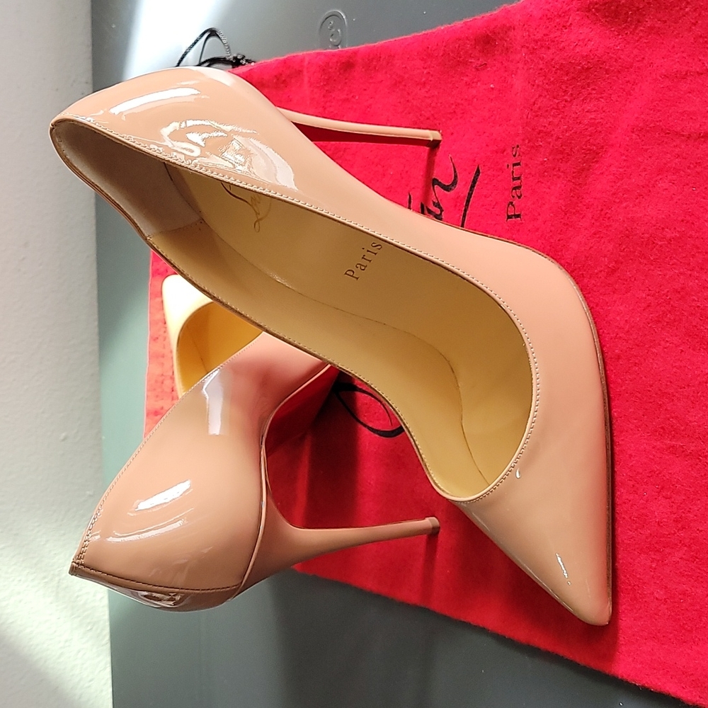 louboutin so kate beige